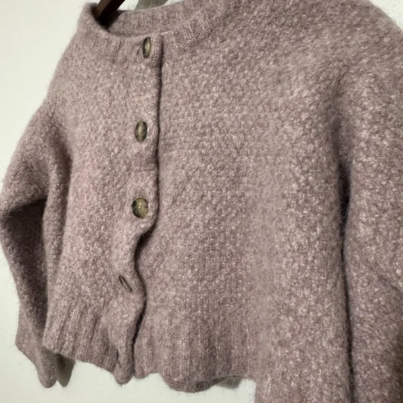 Velvet by Graham & Spencer Lavender Cropped Button Cardigan Shrunken Large - Picture 2 of 11